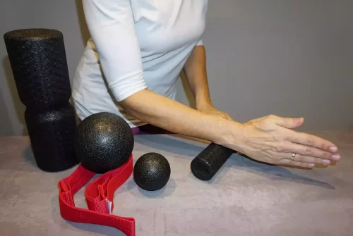 Liebscher & Bracht Praxis Regina Antes-Golda Maintal - Faszienrollmassage Hilfsmittel